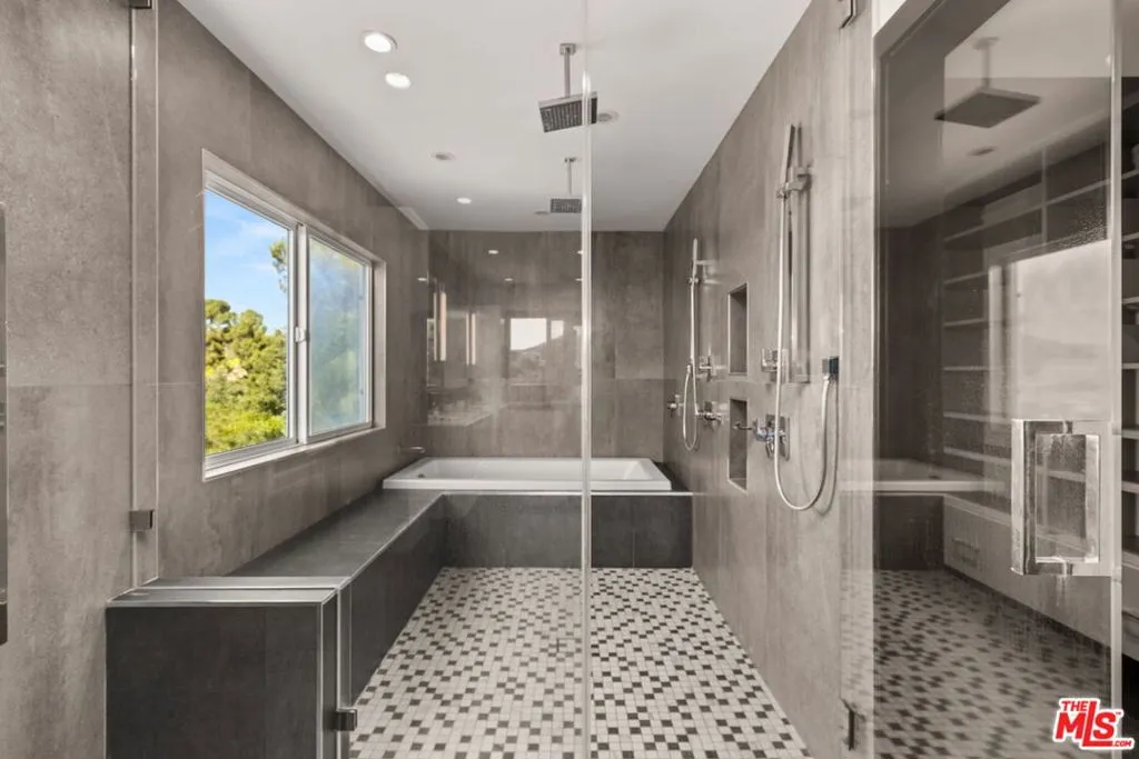 28207 Laura La Plante Drive, Agoura Hills, California 91301 home-pic-26